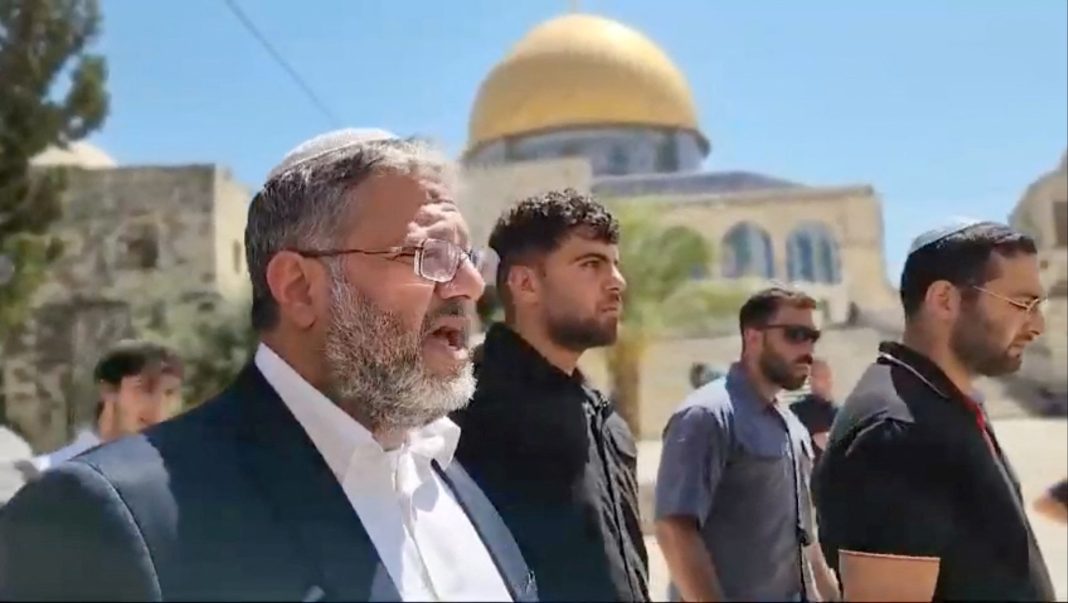 Ben Gvir de Israel dice que se permitió la oración judía en la mezquita Al-Aqsa durante una gran redada
