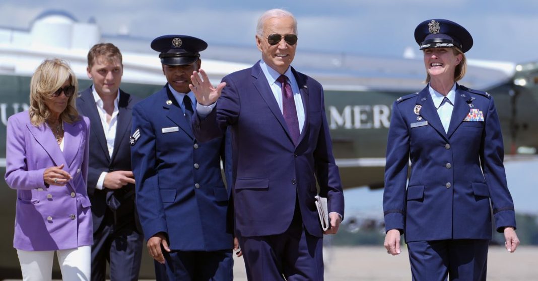 Biden hablará hoy en la Convención Nacional Demócrata mientras la antorcha pasa a manos de Kamala Harris
