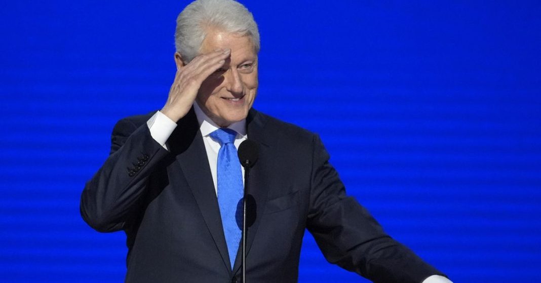 Bill Clinton vuelve a arremeter contra Trump en la Convención Nacional Demócrata 
