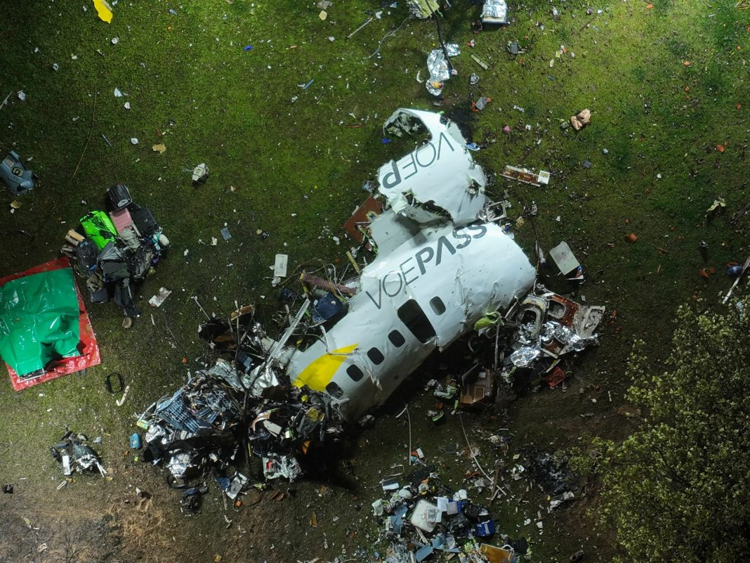 Brasil crea comité para supervisar investigación sobre accidente aéreo que mató a 62 personas
