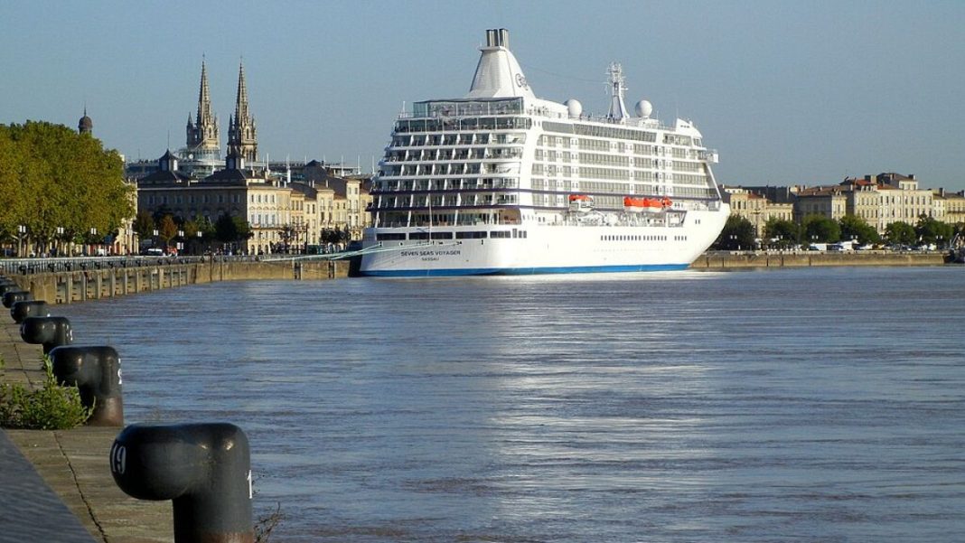 Burdeos se opone a los cruceros contaminantes y antiestéticos
