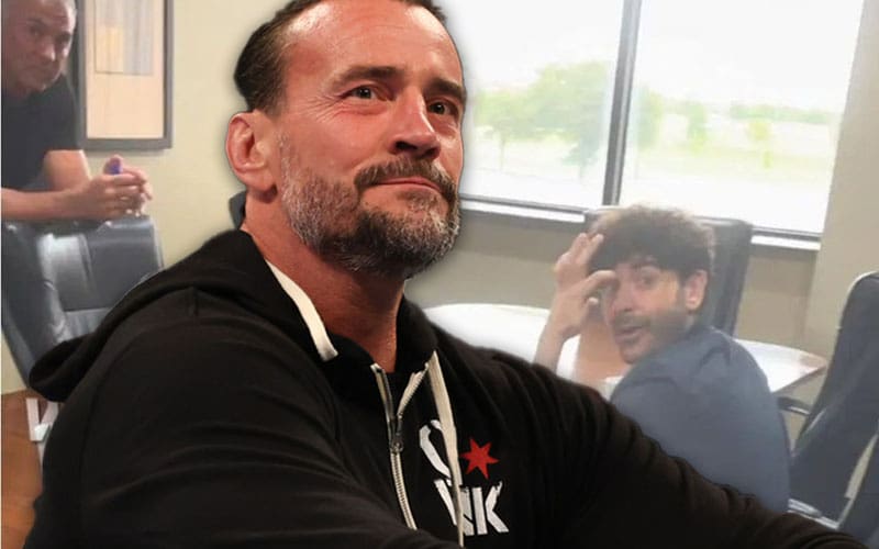 CM Punk se niega a hacer comentarios sobre la reciente reunión privada de Tony Khan y Shane McMahon
