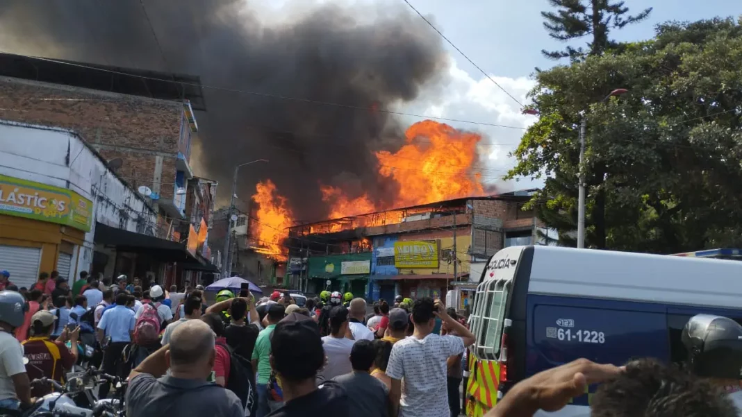 Colombia: Gran incendio consume más de 250 hectáreas de bosque - teleSUR
