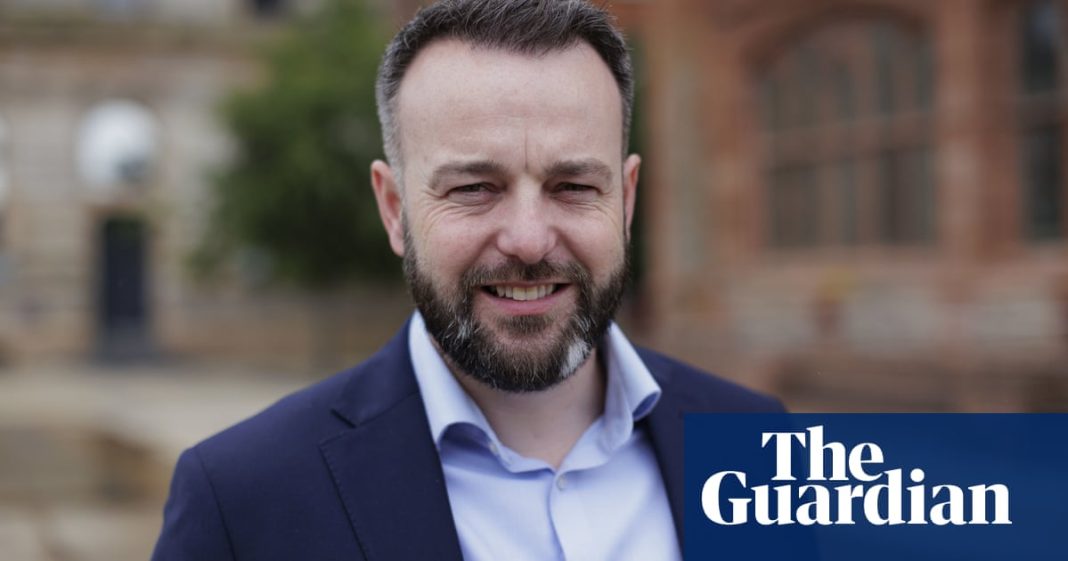 Colum Eastwood dimite como líder del SDLP de Irlanda del Norte
