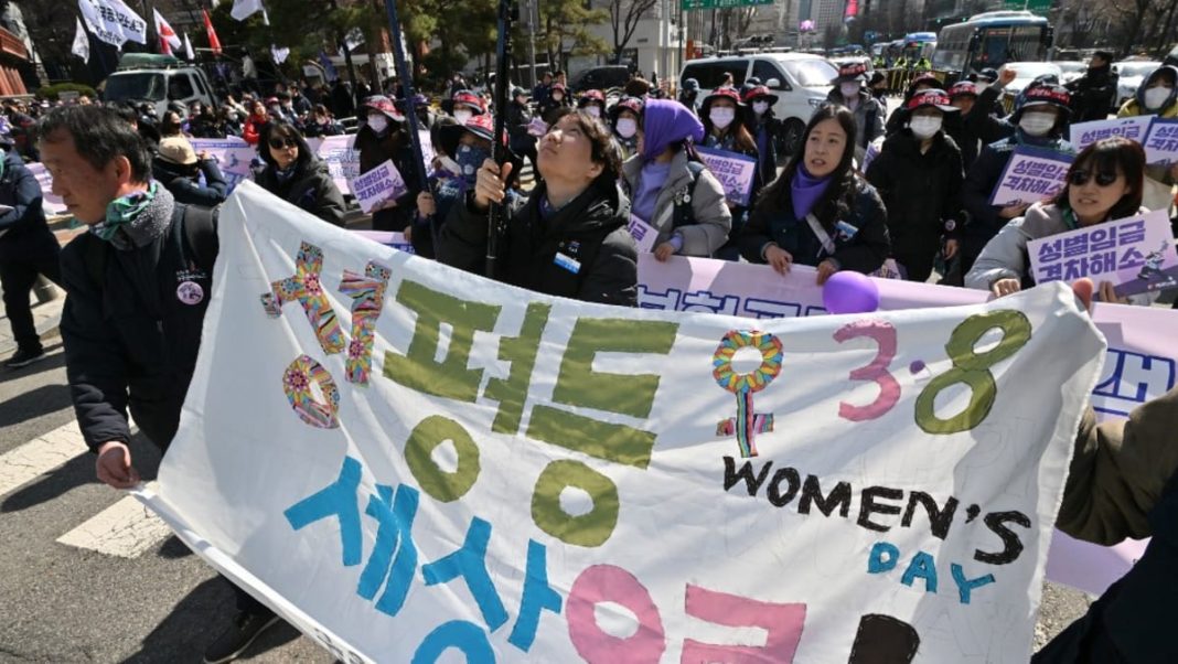 Comentario: En Corea del Sur, la mera mención del feminismo puede poner fin a una conversación
