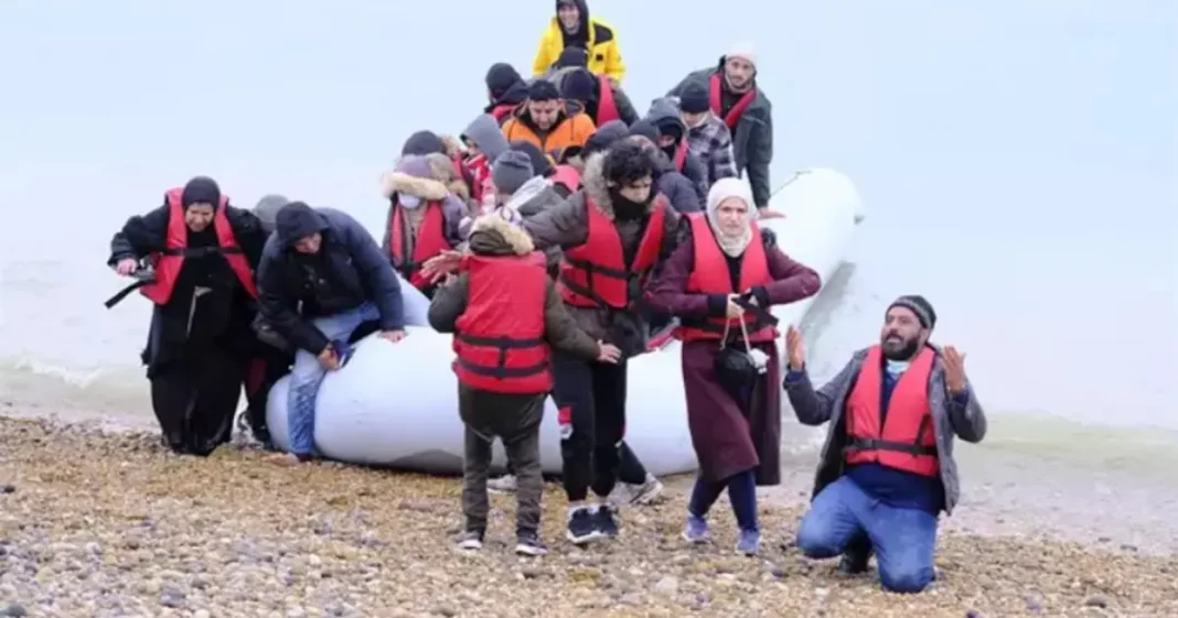 Crisis migratoria: Dos migrantes mueren al intentar cruzar el Canal de la Mancha - teleSUR
