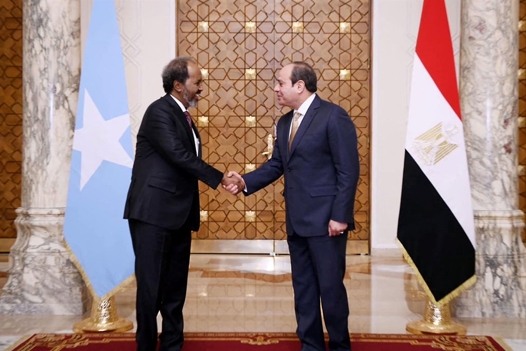 Egypt's President Abdel Fattah al-Sisi (R) welcoming Somalia's President Hassan Sheikh Mohamud, at Ittihadiya Palace in Cairo, in January 2024. (Egyptian Presidency via AFP)