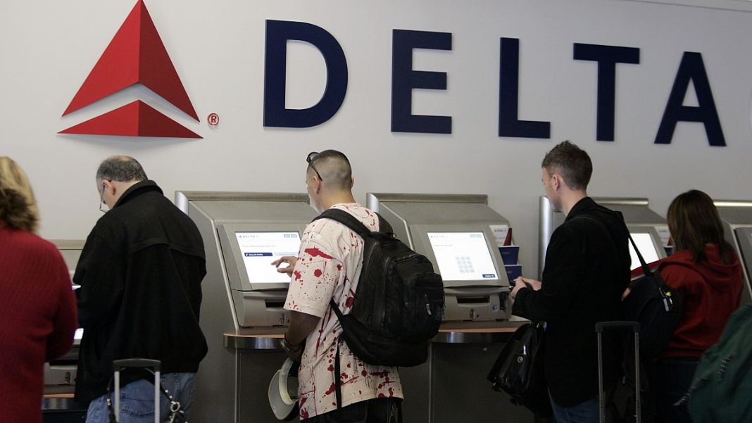 El CEO de Delta dice que la aerolínea se enfrenta a 461 millones de euros en costes por la interrupción tecnológica global
