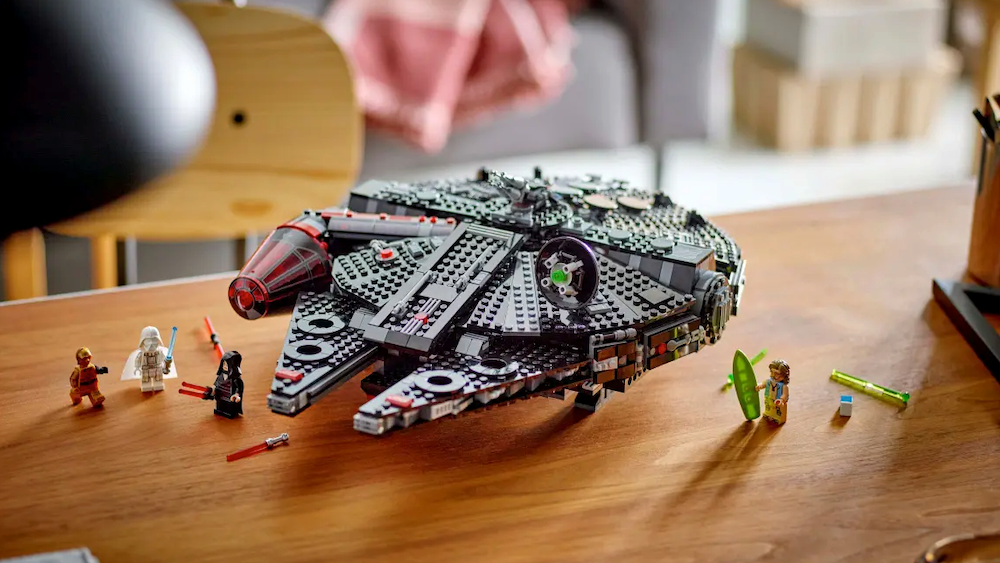 El Lego Darth Jar Jar y su nave Dark Falcon podrían con toda seguridad vaporizar la Estrella de la Muerte
