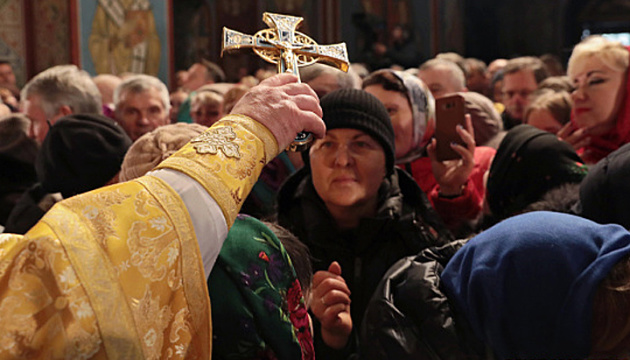 El Parlamento prohíbe la actividad de la Iglesia rusa en Ucrania
