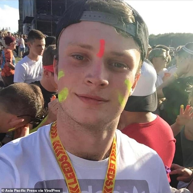 Simon Robinson, de 27 años, de Skegness, Lincolnshire, debía regresar al Reino Unido el 26 de julio, pero nunca abordó su vuelo de regreso, lo que provocó una búsqueda urgente de dos semanas.