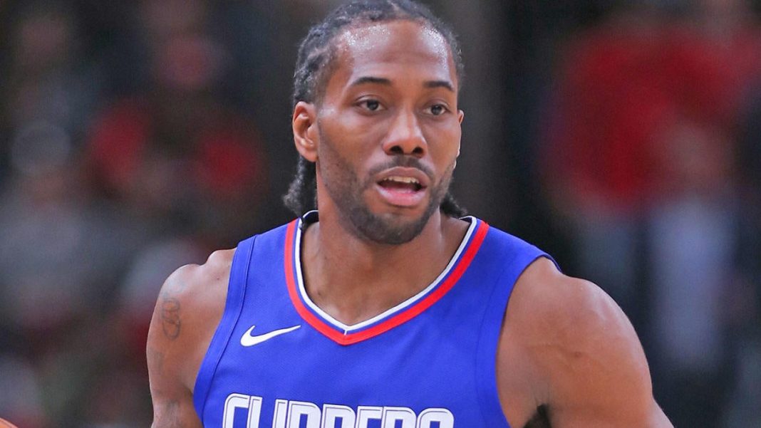 El entrenador de los Clippers, Ty Lue, dice que Kawhi Leonard estará listo para el campo de entrenamiento: 'Se siente bien'
