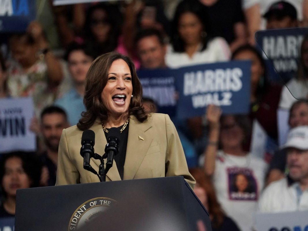 Elecciones estadounidenses 2024: Harris supera a Trump en tres estados clave, según nueva encuesta
