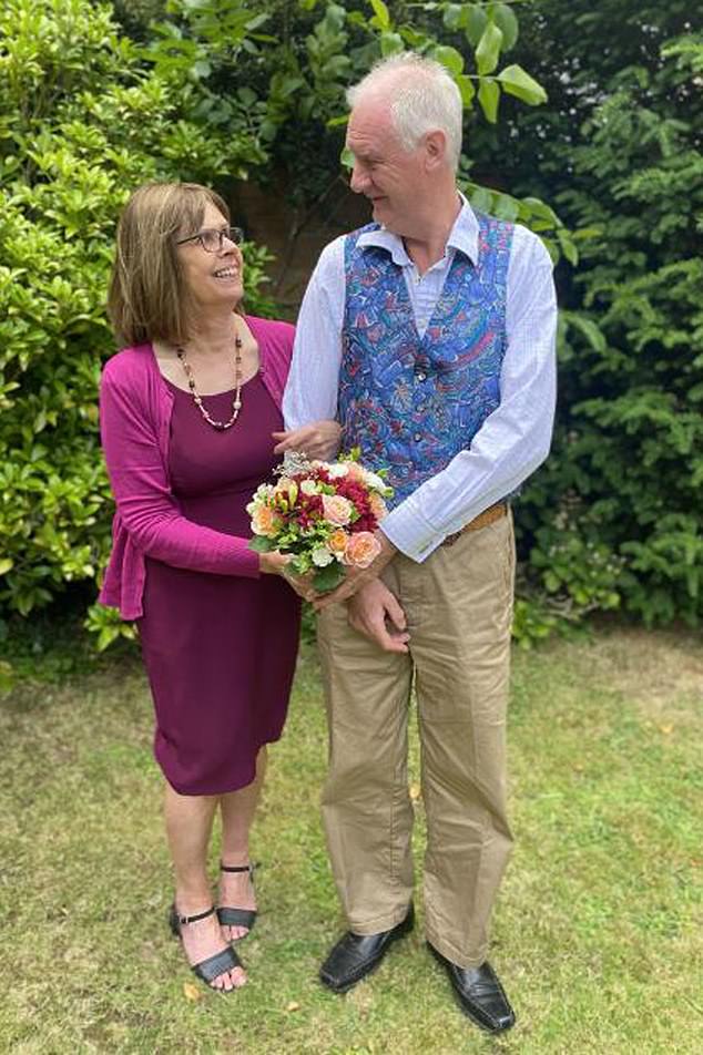 El reverendo Stephen y Katherine Burch tenían ambos 65 años y vivían en Alcester, Warwickshire.