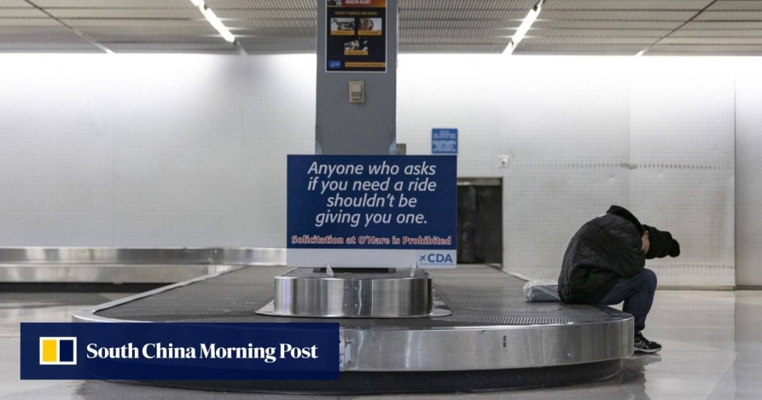 Encuentran a una mujer muerta enredada en una maquinaria de equipaje en el aeropuerto de Chicago
