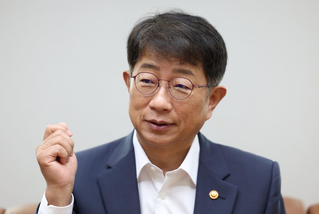 (Yonhap Interview) Land minister vows stable supply of homes to stabilize prices