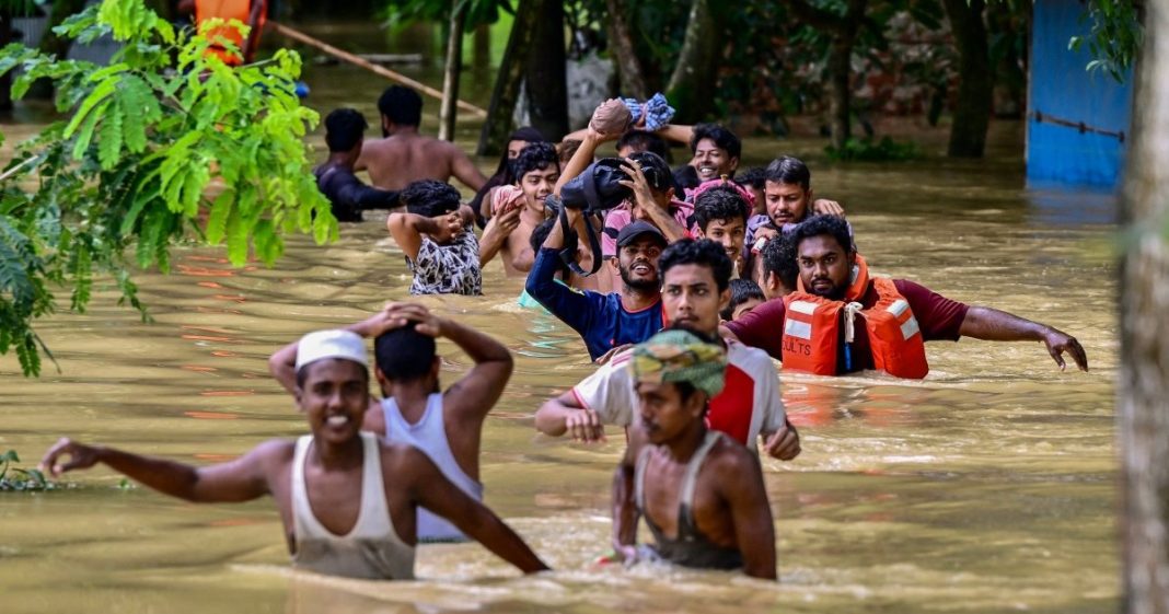 Fotos: 300.000 personas en refugios de emergencia tras inundaciones en Bangladesh
