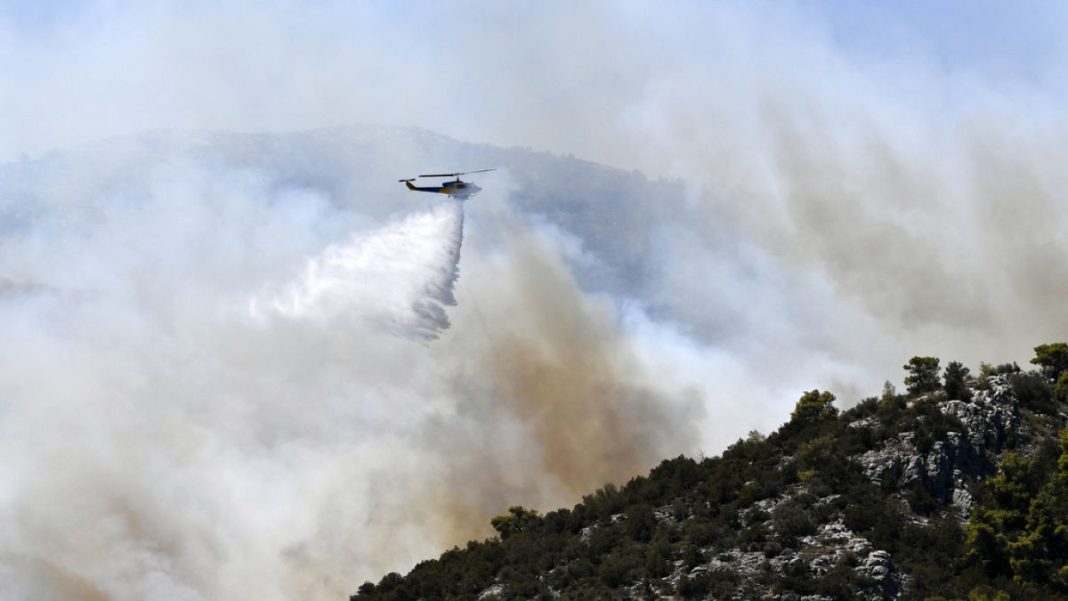 Grecia pide ayuda a la UE en su lucha contra los incendios forestales
