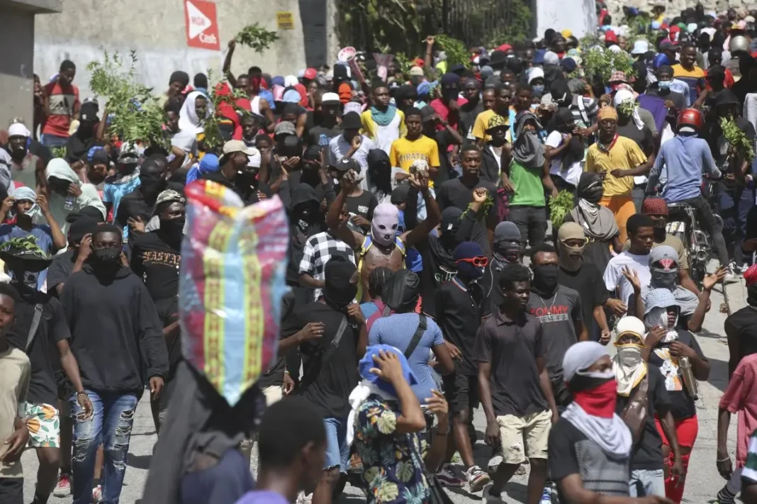 Haití: Tensión en la capital tras protestas contra la violencia - teleSUR
