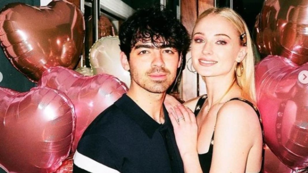 Joe Jonas dice que no está atacando a su ex esposa Sophie Turner con su nueva música: 'A veces daba miedo'
