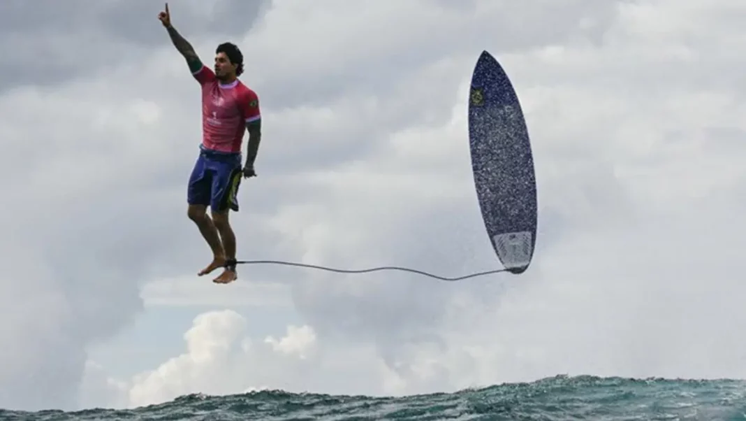 Juegos Olímpicos: Surfistas de Francia y Brasil mantienen esperanzas de doble podio - teleSUR
