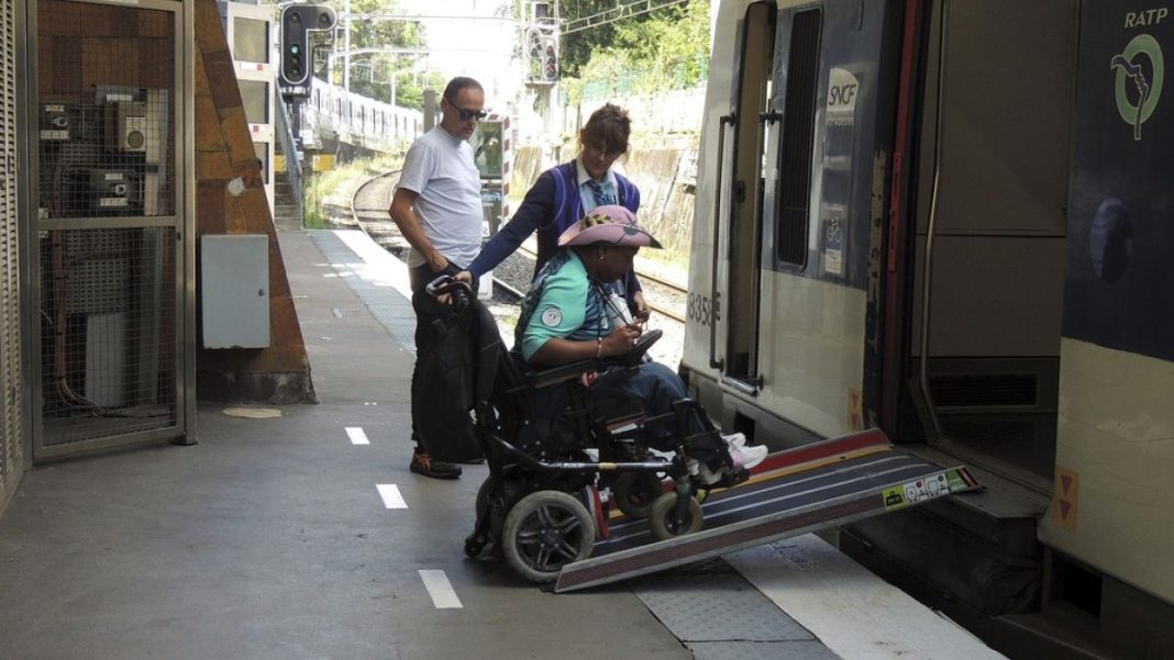 Juegos Paralímpicos: persisten los desafíos para las personas con discapacidad en París
