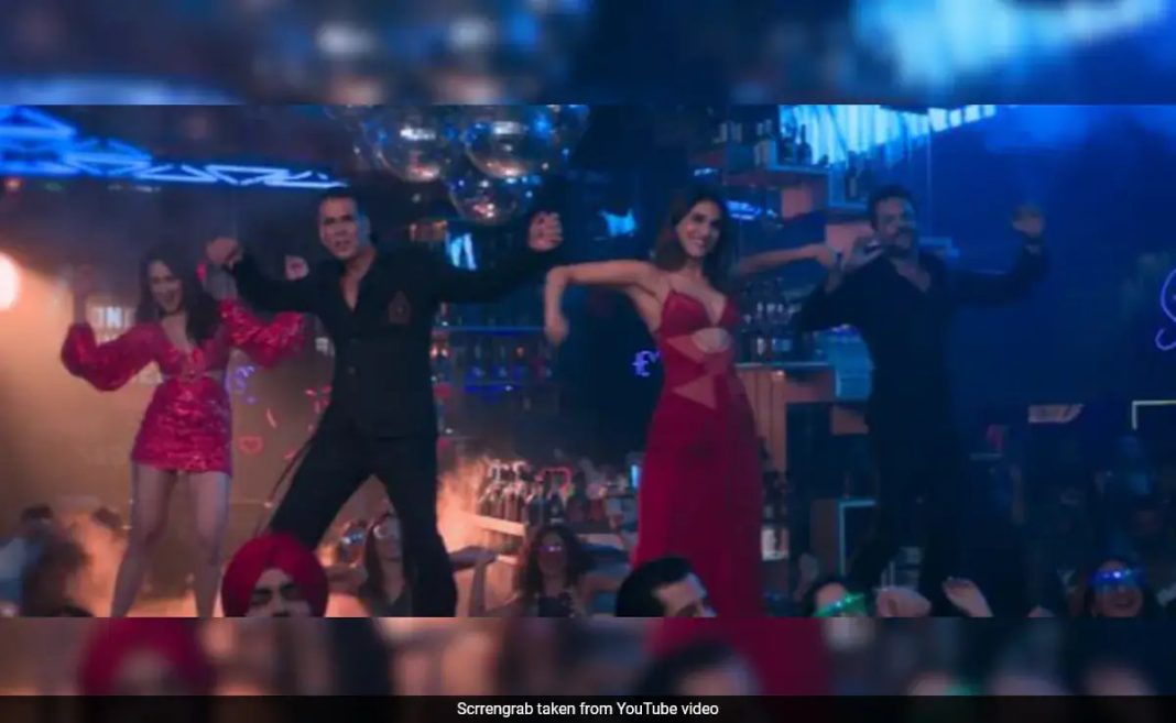 <i>Khel Khel Mein</i> Canción <i>¿Lo sabías?</i>:Akshay Kumar, Taapsee Pannu y Gang dominan la pista de baile
