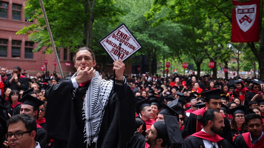 La Universidad de Harvard enfrentará demanda por antisemitismo en su campus
