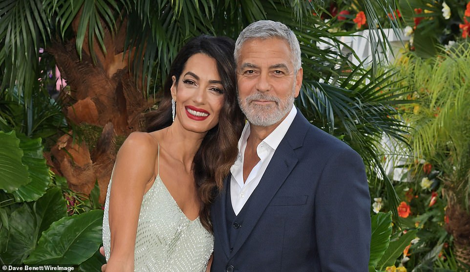 La fundación benéfica de George y Amal Clooney ha sido prohibida en Rusia tras acusaciones de que utilizó 