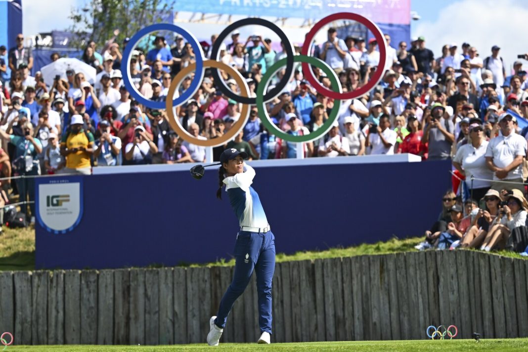 La racha de birdies de Boutier deleita al público local en París - Noticias de golf | Revista de golf
