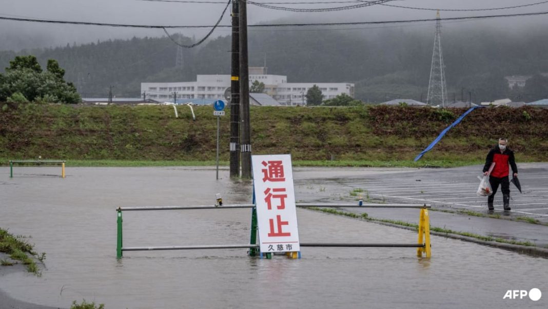 La tormenta tropical María golpea Japón con lluvias récord
