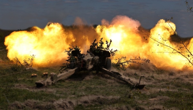 Las fuerzas de defensa repelen un ataque masivo ruso en la región de Donetsk por la mañana
