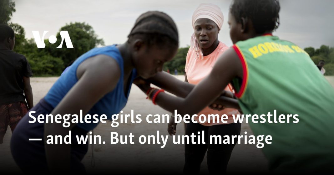 Las niñas senegalesas pueden convertirse en luchadoras y ganar, pero sólo hasta el matrimonio
