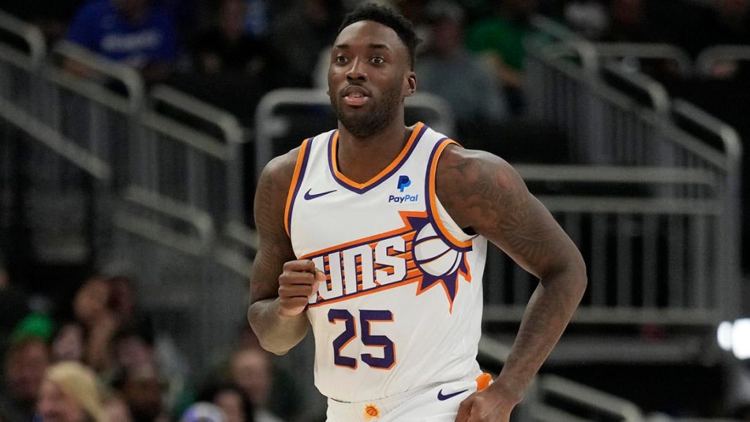 Los Suns renuncian a Nassir Little y EJ Liddell para crear un puesto vacante en el roster antes de la temporada, según un informe
