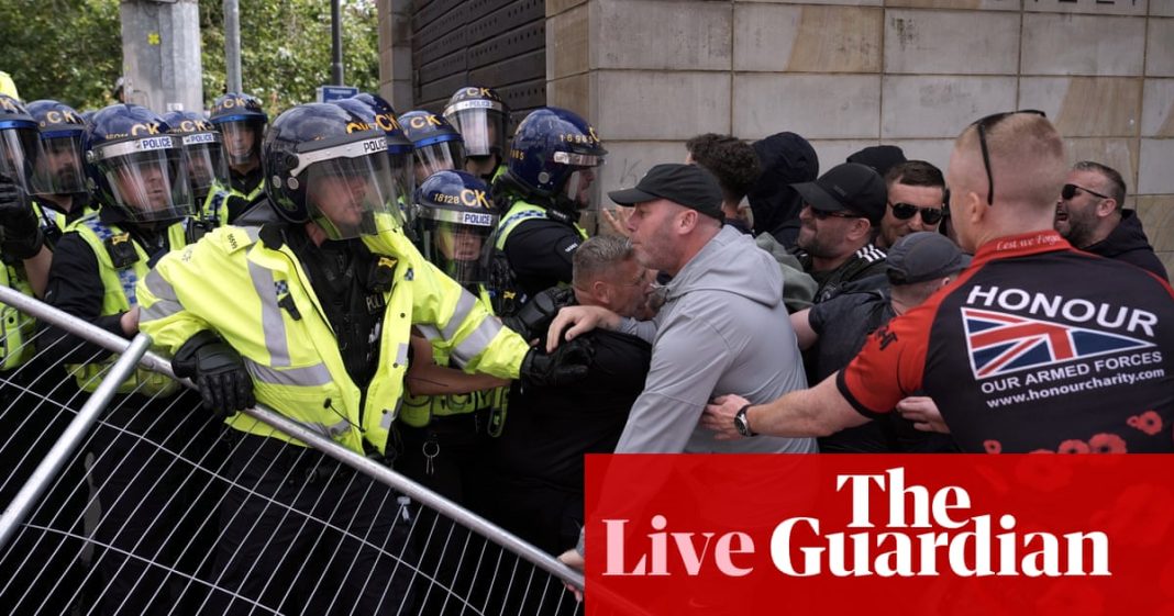 Los disturbios se extienden por las principales ciudades y pueblos mientras la policía se prepara para más desórdenes en todo el Reino Unido – en directo
