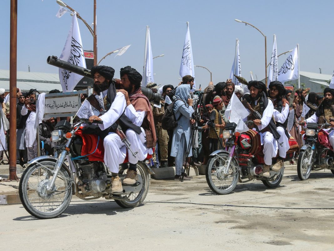 Los talibanes celebran tres años de regreso al poder en Afganistán
