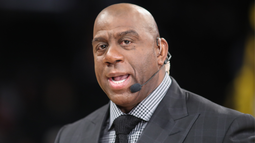 Magic Johnson critica a Anthony Edwards por los comentarios de la estrella de los Wolves sobre las generaciones pasadas de la NBA
