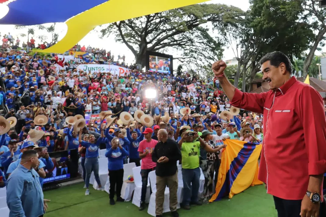 Más de 300 intelectuales, políticos, activistas, periodistas y dirigentes condenan la violencia fascista contra Venezuela - teleSUR
