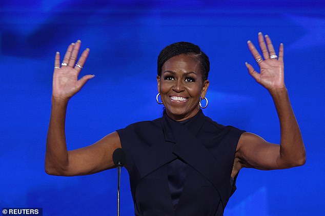 La ex primera dama Michelle Obama fue recibida como una heroína en la Convención Nacional Demócrata, donde pronunció un brutal ataque contra el expresidente Donald Trump.