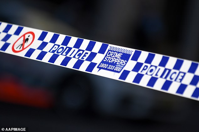 La policía arrestó a una mujer de 35 años en Loftus Street, Nambucca Heads ayer alrededor de las 2:10 p. m.