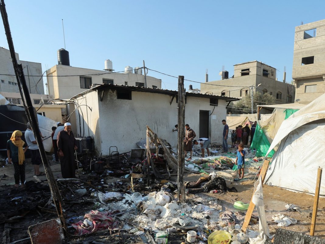 Niños entre los muertos tras bombardeo israelí de dos escuelas en Gaza
