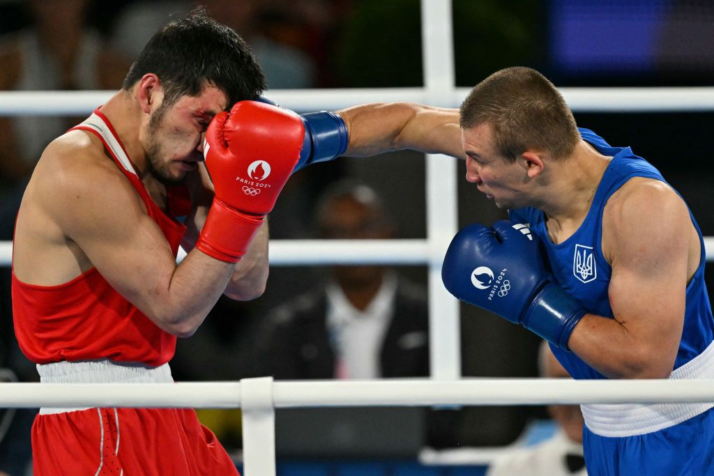 Oleksandr Khyzhniak gana el oro olímpico y añade su nombre a una larga lista de campeones de boxeo ucranianos
