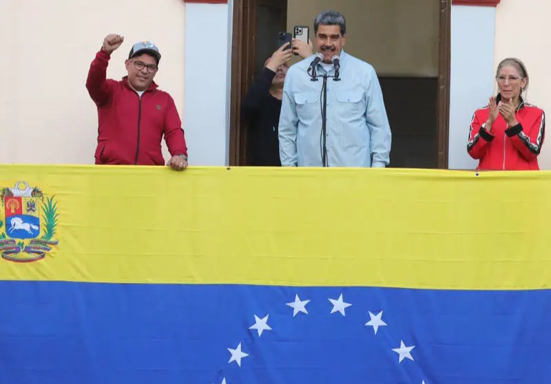 Presidente Maduro asegura soberanía de Venezuela - teleSUR
