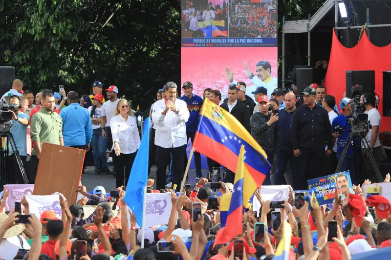 Presidente Nicolás Maduro llama a respetar Constitución, leyes e instituciones del país - teleSUR
