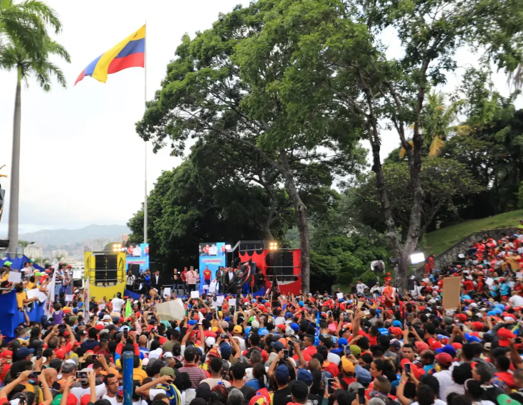 Pueblo venezolano encabeza marcha nacional en apoyo al presidente Maduro - teleSUR
