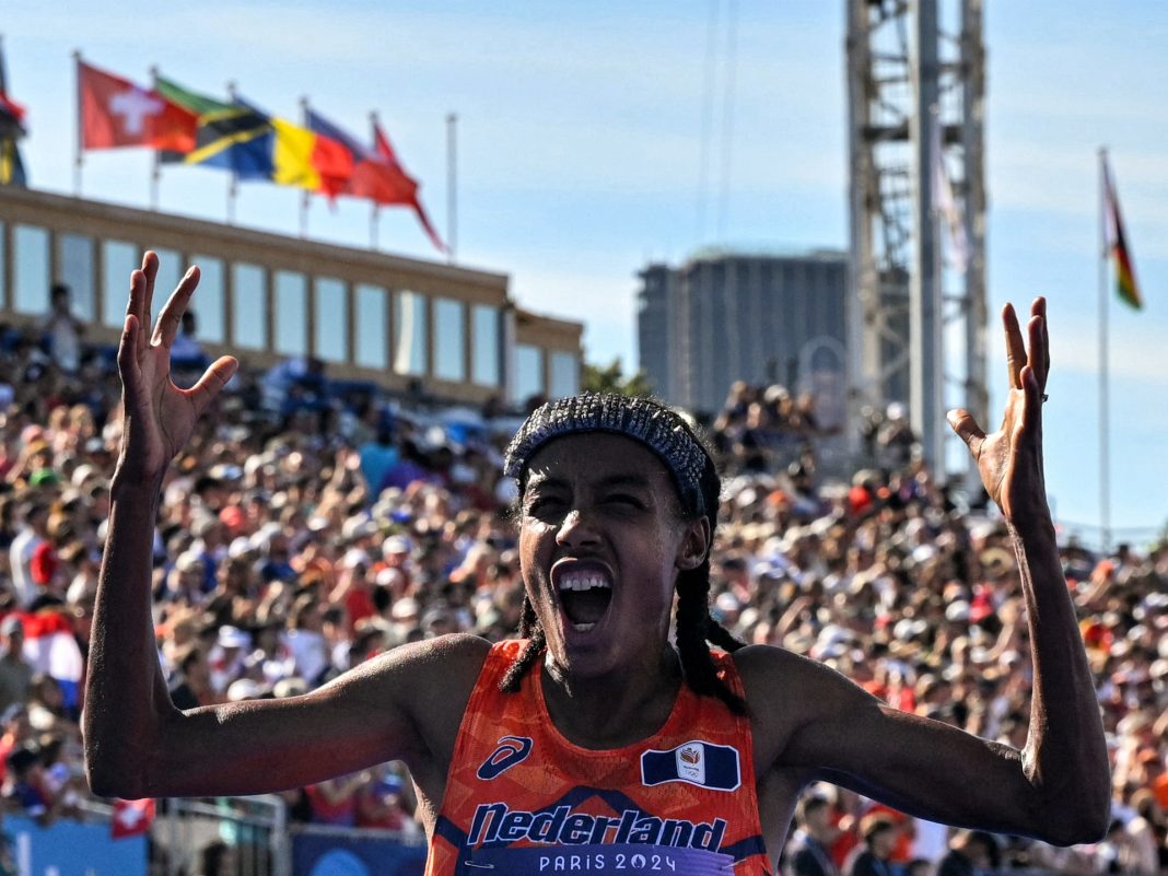 Sifan Hassan corona su increíble viaje con un oro olímpico en maratón
