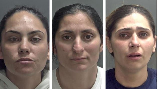 Las mujeres rumanas Ancuta-Alexandra Ion, de 28 años (izquierda), Grama Zorila, de 31 años (centro) y Ana Iosif, de 28 años (derecha), que atacaron mostradores de maquillaje y belleza en una ola de delitos que duró un mes y costó 40.000 libras como parte de una banda de hurtos 