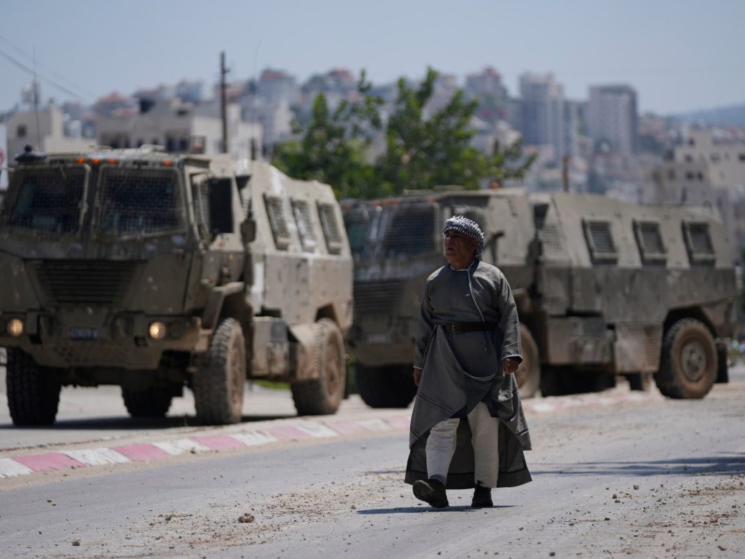 Tres palestinos muertos en ataque israelí en Cisjordania ocupada
