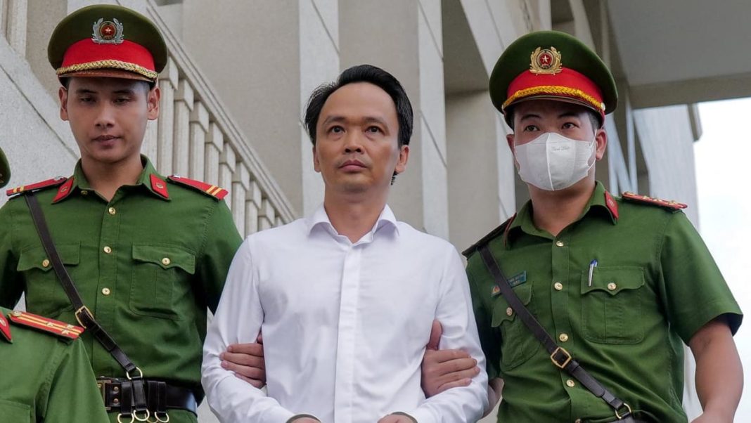 Tribunal condena a magnate vietnamita a 21 años de cárcel por fraude de 146 millones de dólares, según medios estatales
