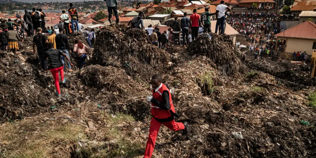 Uganda: Al menos 18 muertos por un deslizamiento de tierra - teleSUR
